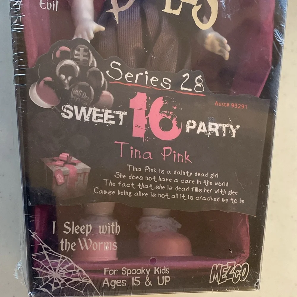 Living Dead Dolls Series 28 Sweet 16 Party Tina Pink RARE